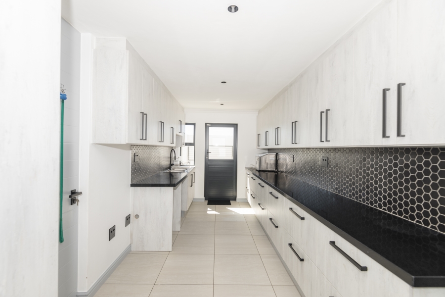 4 Bedroom Property for Sale in Long Acres Country Estate Western Cape
